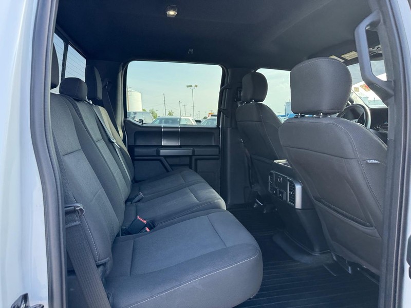 Ford F-150 Vehicle Full-screen Gallery Image 13