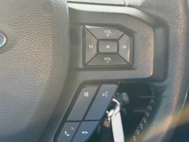 Ford F-150 Vehicle Full-screen Gallery Image 21
