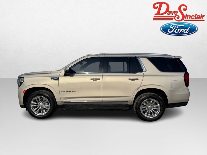GMC Yukon Vehicle Full-screen Gallery Image 10