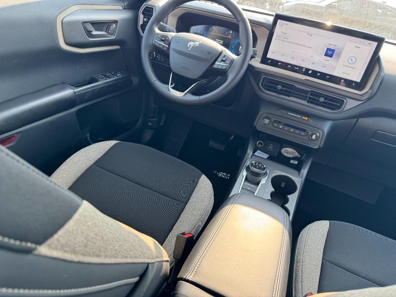 Ford Bronco Sport Vehicle Full-screen Gallery Image 14