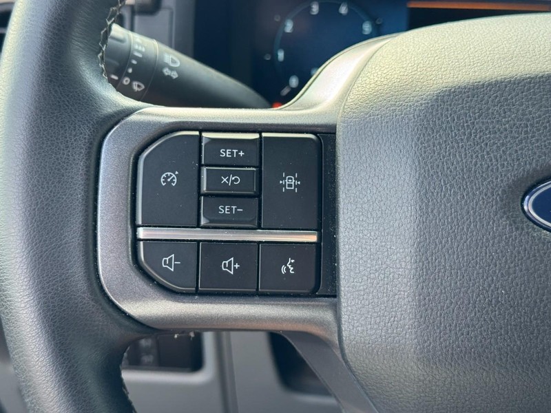 Ford F-150 Vehicle Full-screen Gallery Image 19