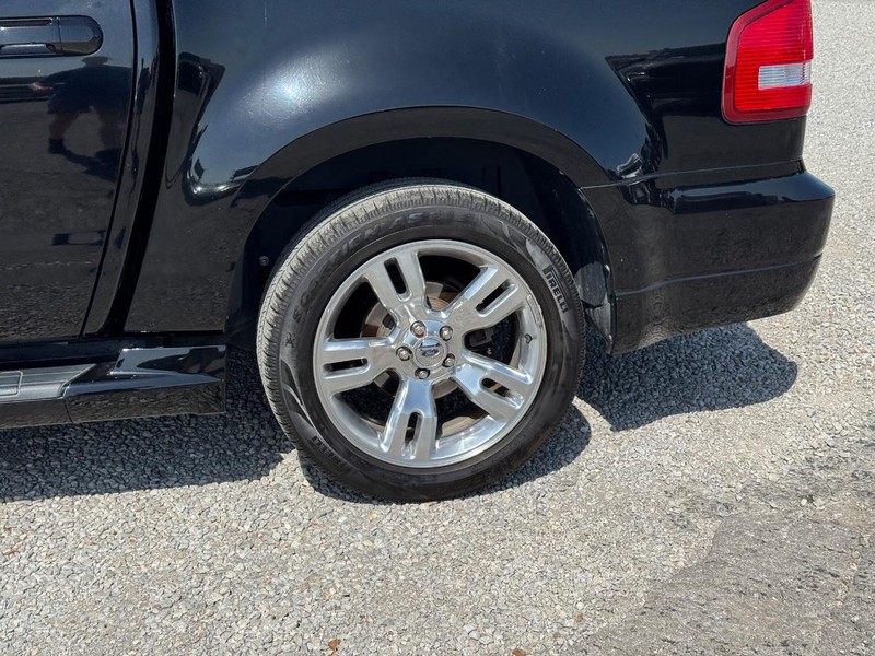 Ford Explorer Sport Trac Vehicle Full-screen Gallery Image 11