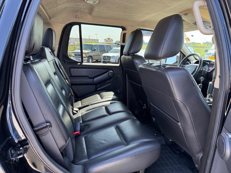Ford Explorer Sport Trac Vehicle Full-screen Gallery Image 13