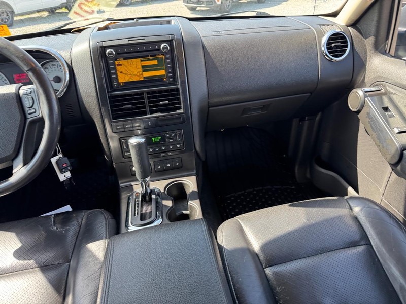 Ford Explorer Sport Trac Vehicle Full-screen Gallery Image 15