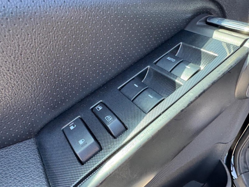 Ford Explorer Sport Trac Vehicle Full-screen Gallery Image 17