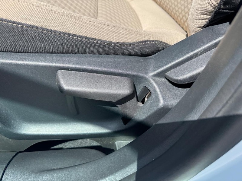 Ford Escape Vehicle Full-screen Gallery Image 17