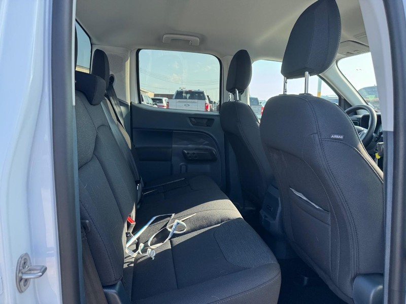 Ford Maverick Vehicle Full-screen Gallery Image 13