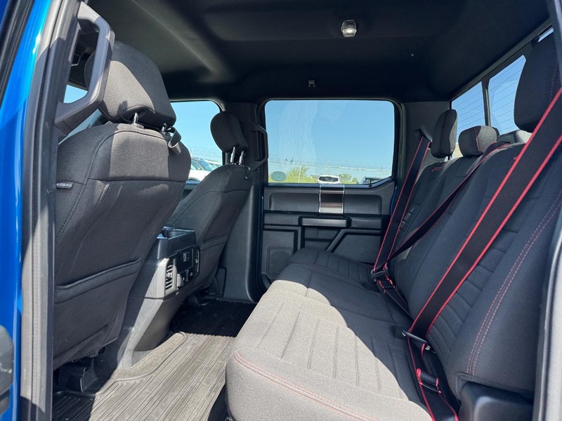 Ford F-150 Vehicle Full-screen Gallery Image 12