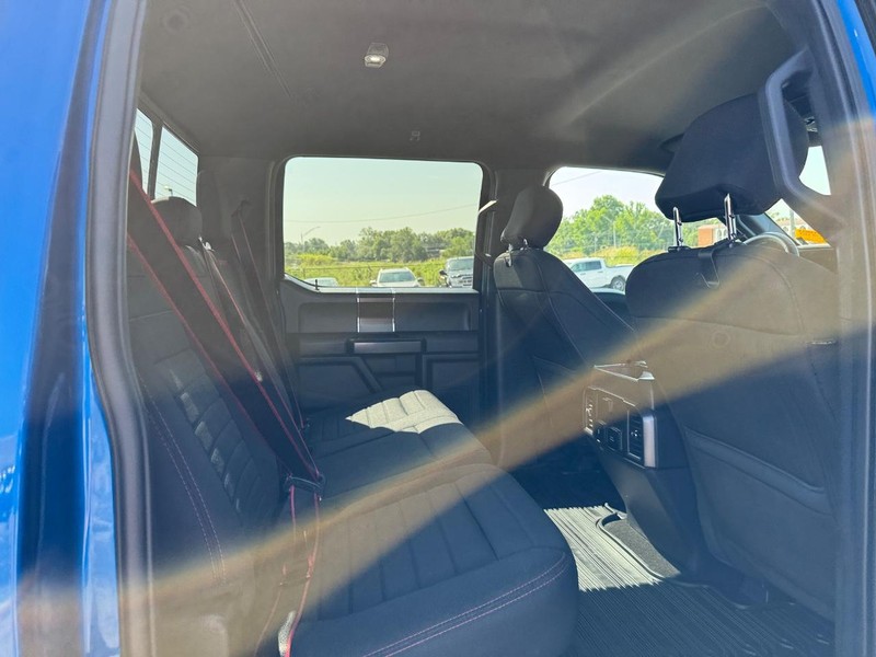Ford F-150 Vehicle Full-screen Gallery Image 13