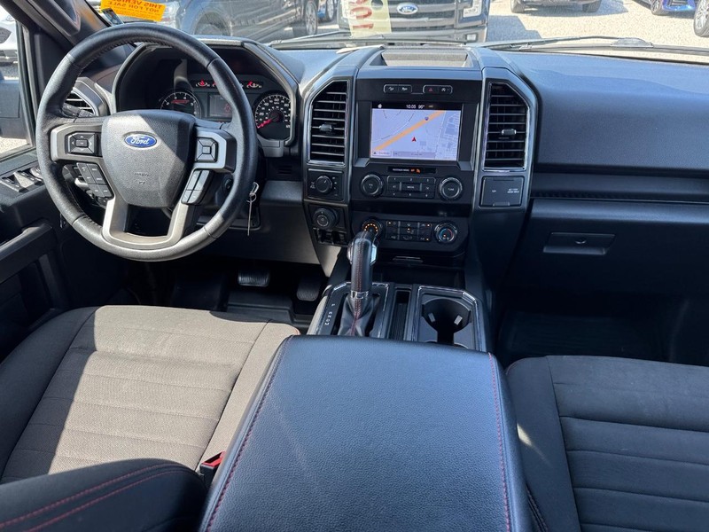 Ford F-150 Vehicle Full-screen Gallery Image 15
