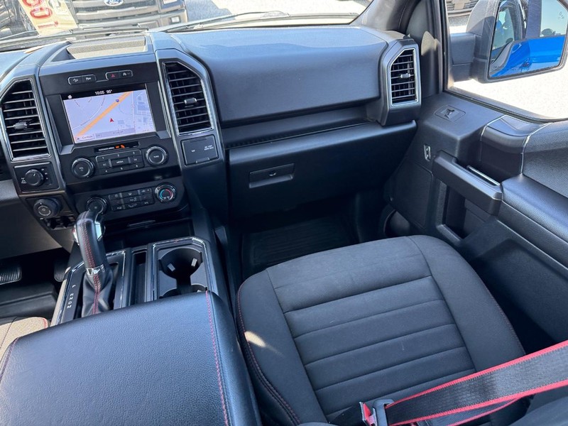 Ford F-150 Vehicle Full-screen Gallery Image 16