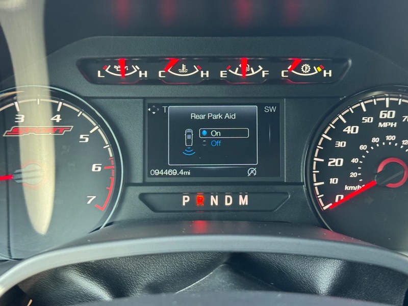 Ford F-150 Vehicle Full-screen Gallery Image 25
