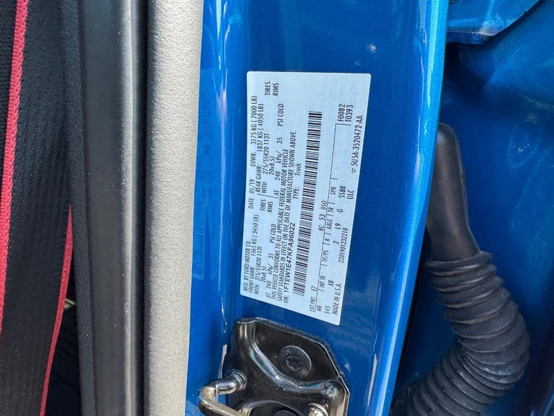 Ford F-150 Vehicle Full-screen Gallery Image 26