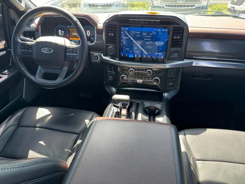 Ford F-150 Vehicle Full-screen Gallery Image 16