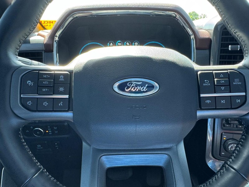 Ford F-150 Vehicle Full-screen Gallery Image 21