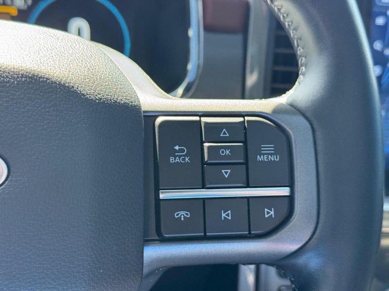Ford F-150 Vehicle Full-screen Gallery Image 23