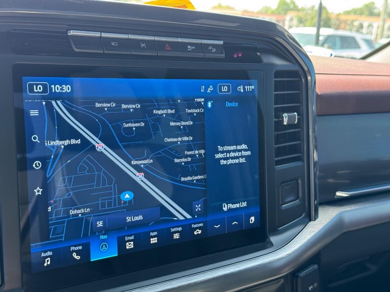 Ford F-150 Vehicle Full-screen Gallery Image 24