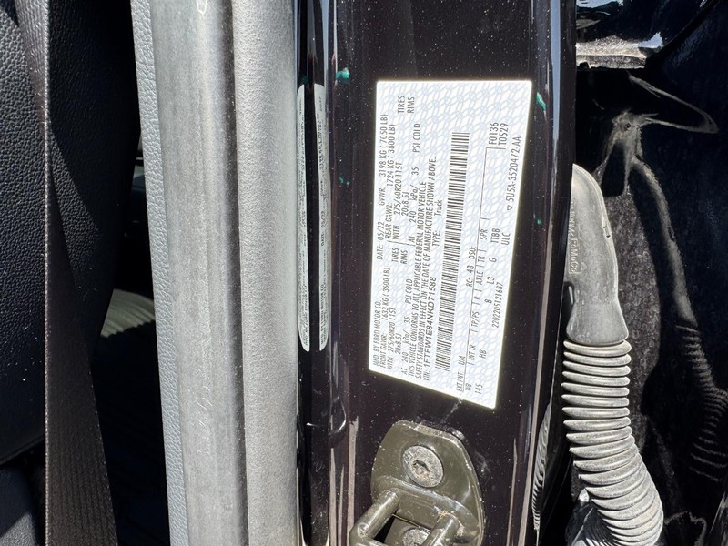 Ford F-150 Vehicle Full-screen Gallery Image 28