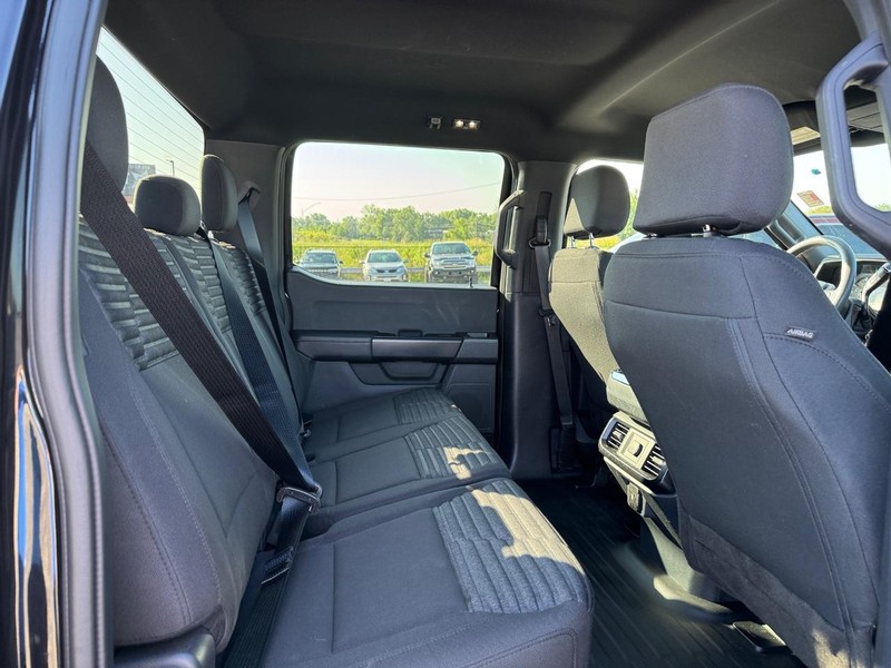 Ford F-150 Vehicle Full-screen Gallery Image 13