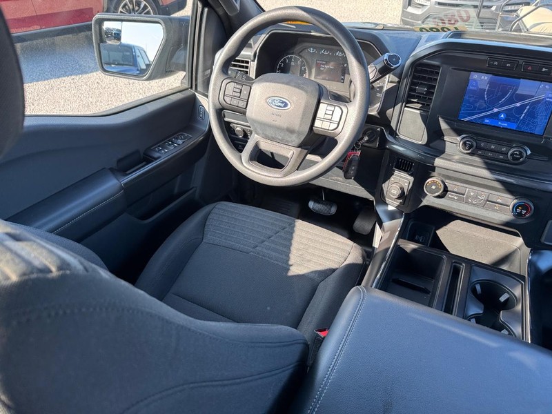 Ford F-150 Vehicle Full-screen Gallery Image 14