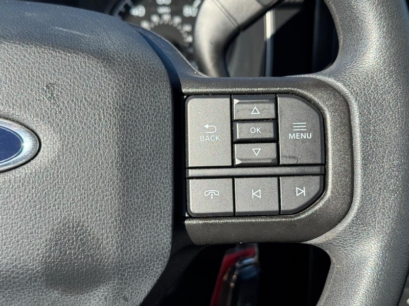 Ford F-150 Vehicle Full-screen Gallery Image 21