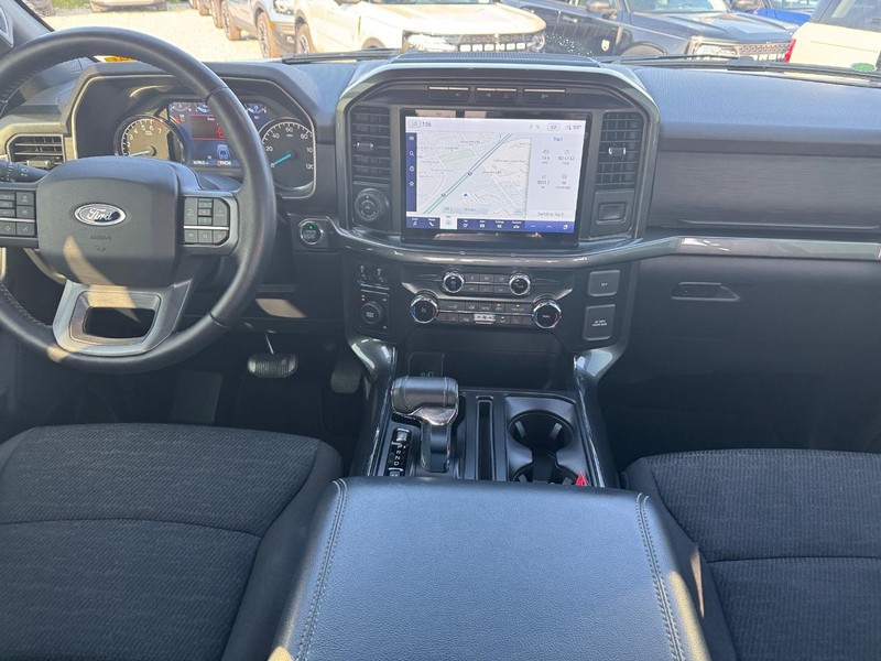 Ford F-150 Vehicle Full-screen Gallery Image 15