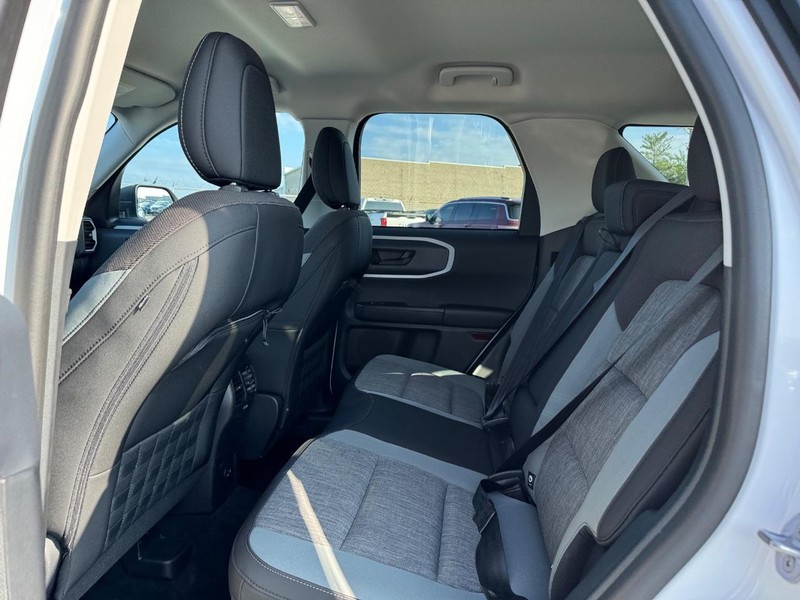 Ford Bronco Sport Vehicle Full-screen Gallery Image 12