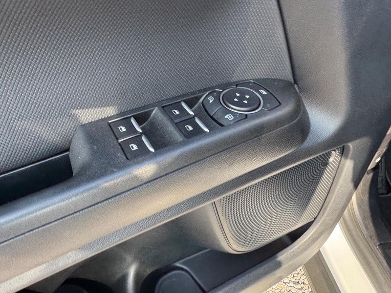 Ford Bronco Sport Vehicle Full-screen Gallery Image 18
