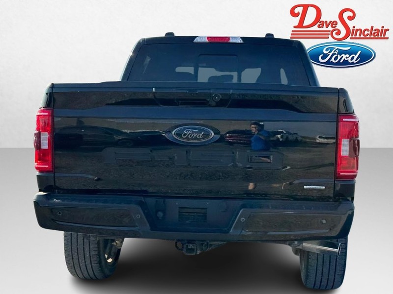 Ford F-150 Vehicle Full-screen Gallery Image 08