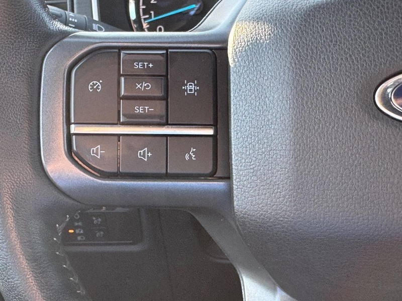 Ford F-150 Vehicle Full-screen Gallery Image 20