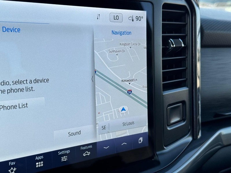 Ford F-150 Vehicle Full-screen Gallery Image 22