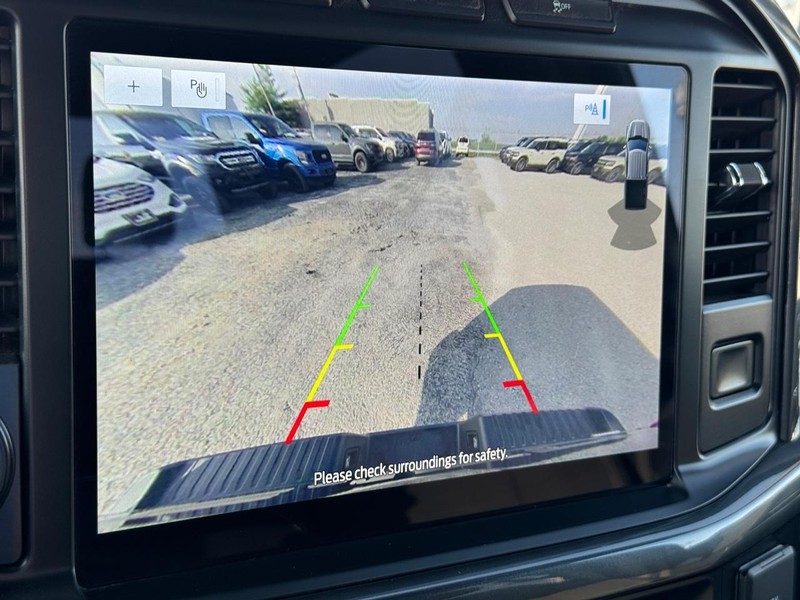 Ford F-150 Vehicle Full-screen Gallery Image 24