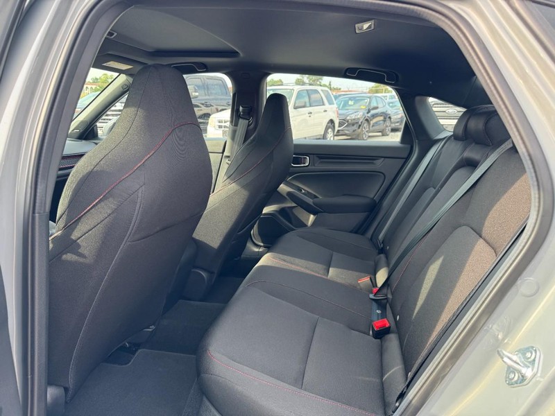 Honda Civic Si Vehicle Full-screen Gallery Image 12