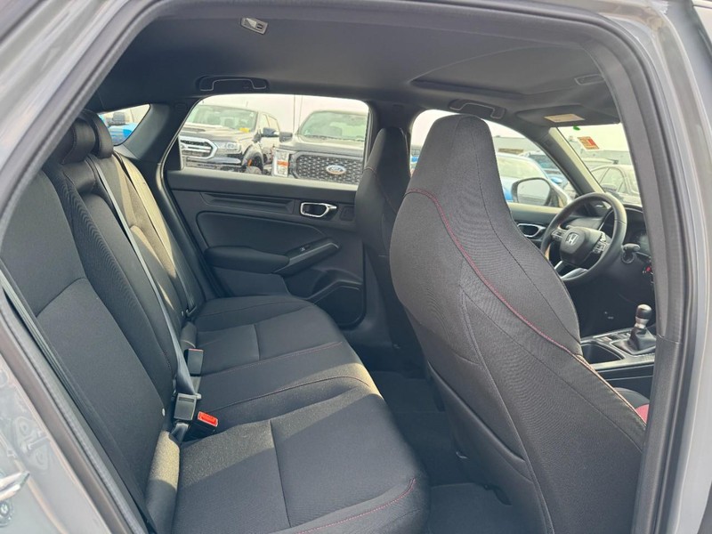 Honda Civic Si Vehicle Full-screen Gallery Image 13
