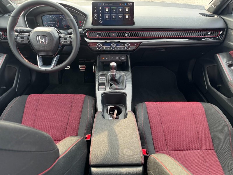 Honda Civic Si Vehicle Full-screen Gallery Image 14