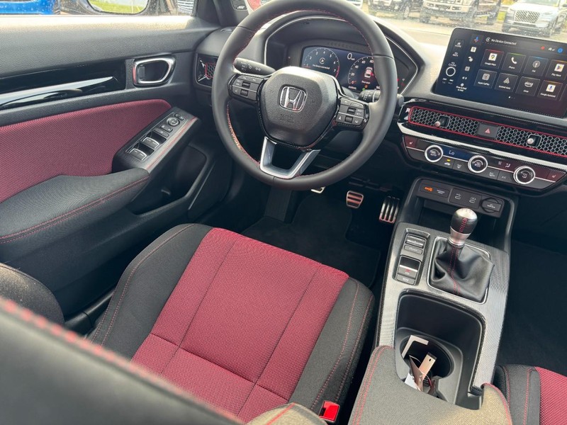 Honda Civic Si Vehicle Full-screen Gallery Image 15