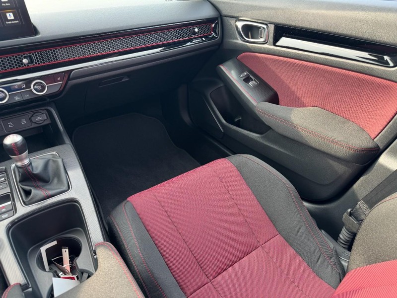 Honda Civic Si Vehicle Full-screen Gallery Image 16