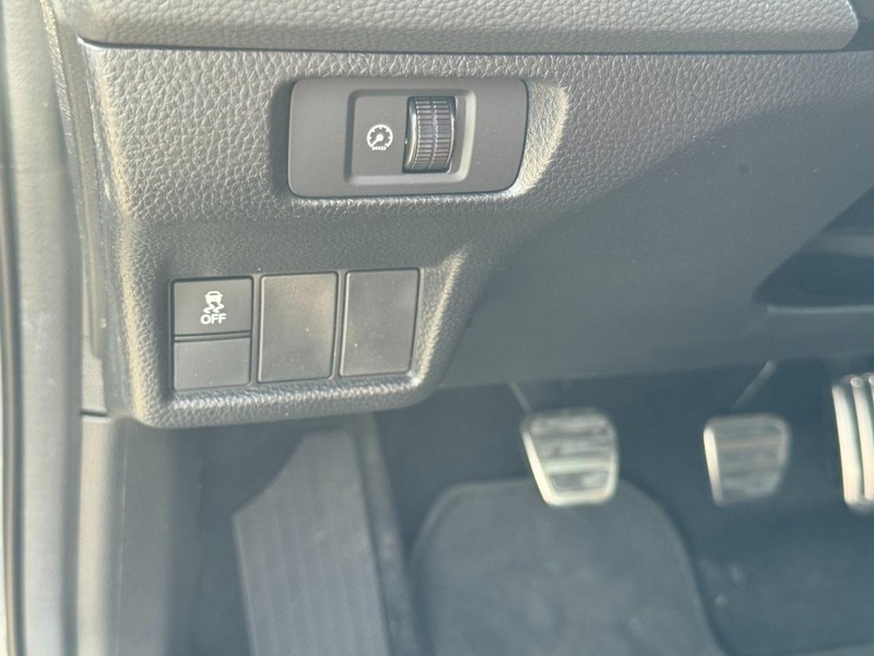 Honda Civic Si Vehicle Full-screen Gallery Image 17