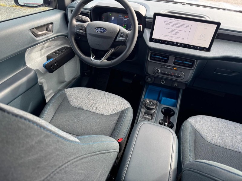 Ford Maverick Vehicle Full-screen Gallery Image 14