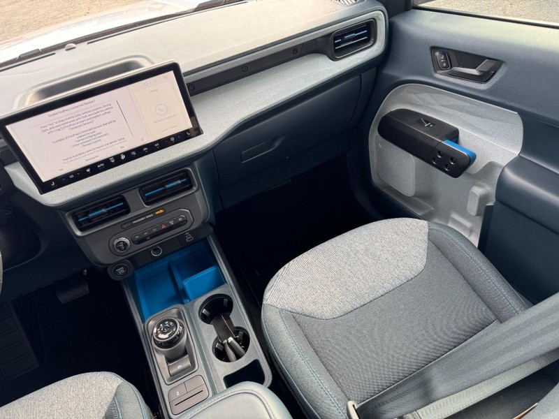 Ford Maverick Vehicle Full-screen Gallery Image 16
