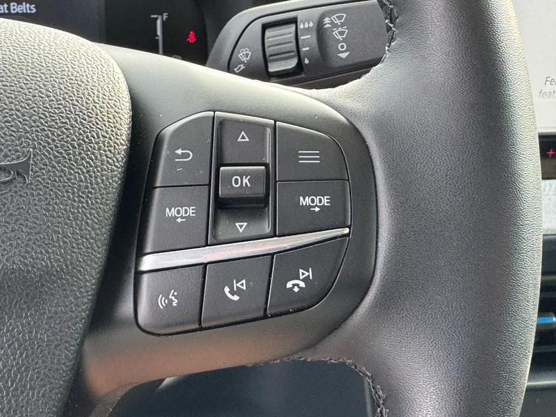 Ford Maverick Vehicle Full-screen Gallery Image 19