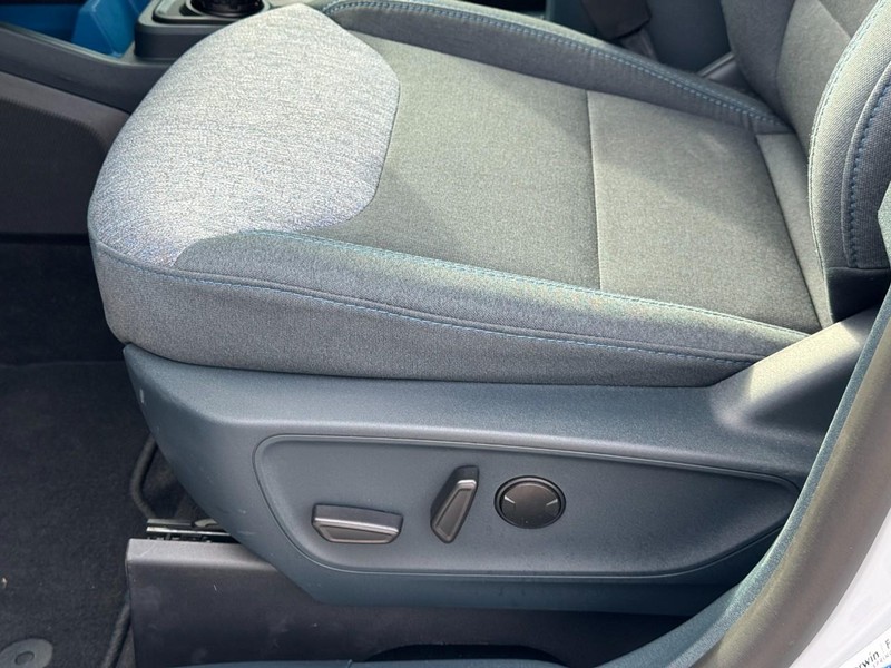 Ford Maverick Vehicle Full-screen Gallery Image 25