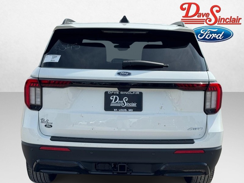 Ford Explorer Vehicle Full-screen Gallery Image 08