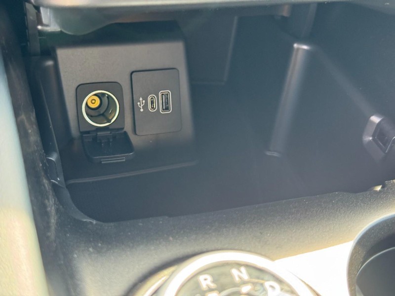 Ford Explorer Vehicle Full-screen Gallery Image 20