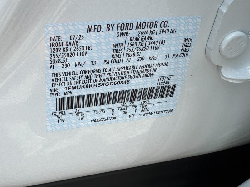 Ford Explorer Vehicle Full-screen Gallery Image 24