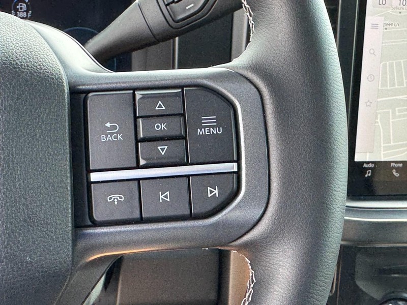 Ford Super Duty F-250 SRW Vehicle Full-screen Gallery Image 20