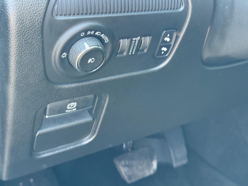 Jeep Wagoneer Vehicle Full-screen Gallery Image 18