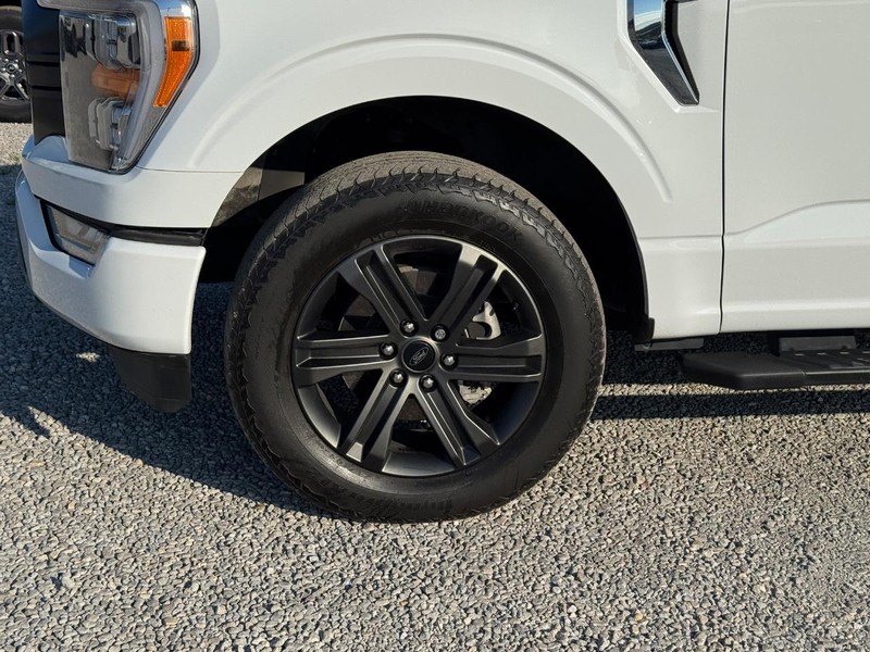 Ford F-150 Vehicle Full-screen Gallery Image 11