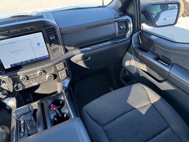 Ford F-150 Vehicle Full-screen Gallery Image 16