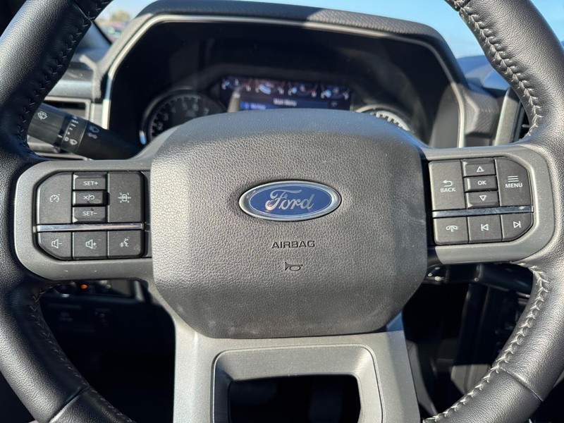 Ford F-150 Vehicle Full-screen Gallery Image 19